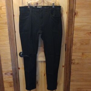 Scott James 36x32 Slim Fit mens Black Jeans W/ Pocket Design.